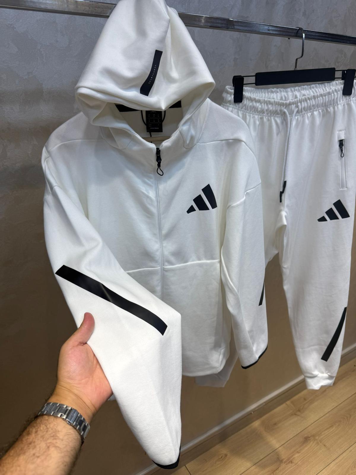 ADIDAS KOMPLET - Beli