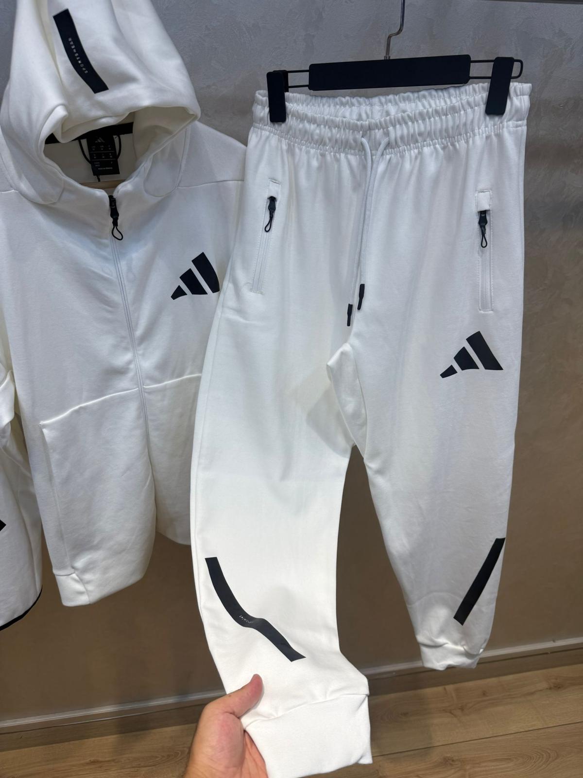ADIDAS KOMPLET - Beli