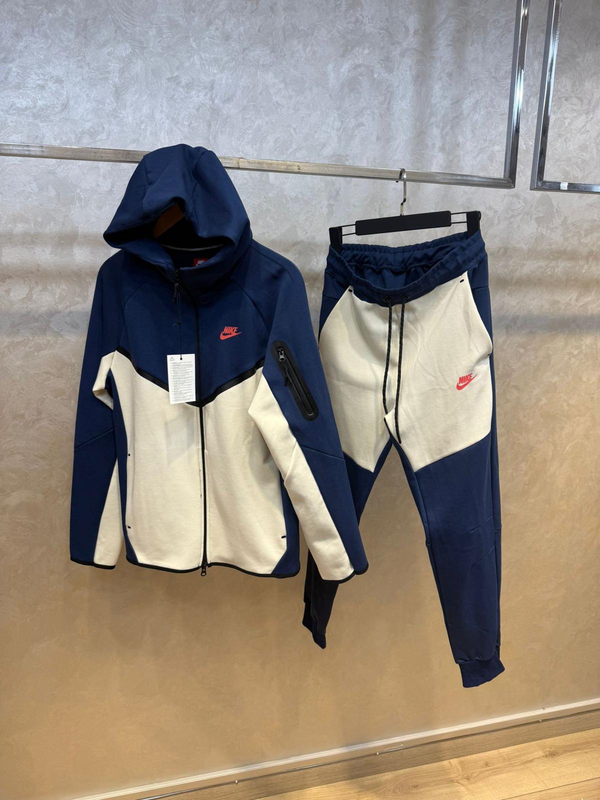 NIKE TECH FLEECE KOMPLET - Plavo/Beli
