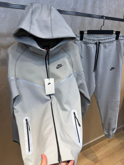 NIKE TECH FLEECE KOMPLET - Sivi