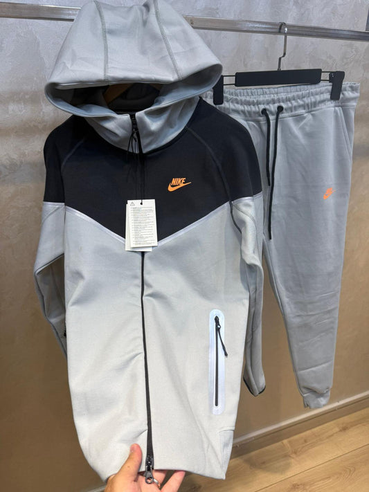 NIKE TECH FLEECE KOMPLET - Sivo/Crni
