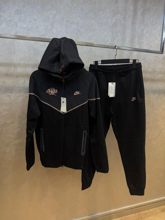NIKE TECH FLEECE KOMPLET - Life of syn