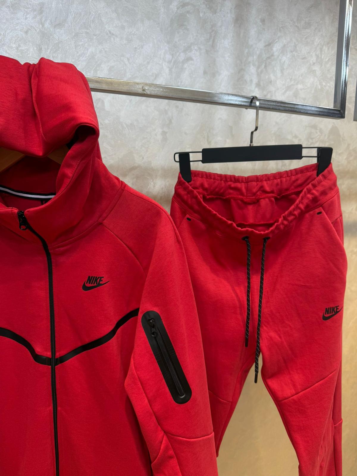 NIKE TECH FLEECE KOMPLET - Crveni
