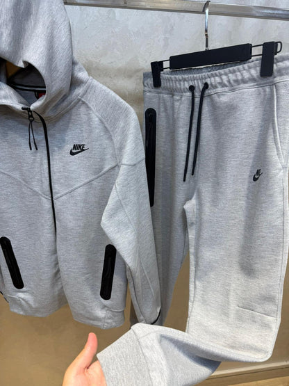 NIKE TECH FLEECE - Sivi sa crnim dezenima