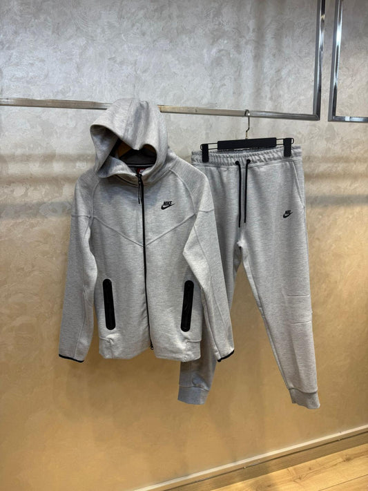 NIKE TECH FLEECE - Sivi sa crnim dezenima
