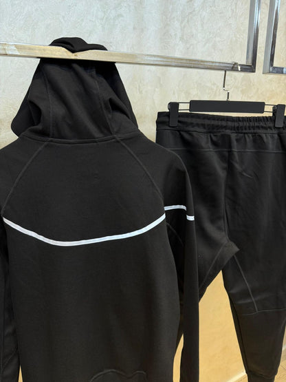 NIKE TECH FLEECE KOMPLET - Crni sa belim dezenima